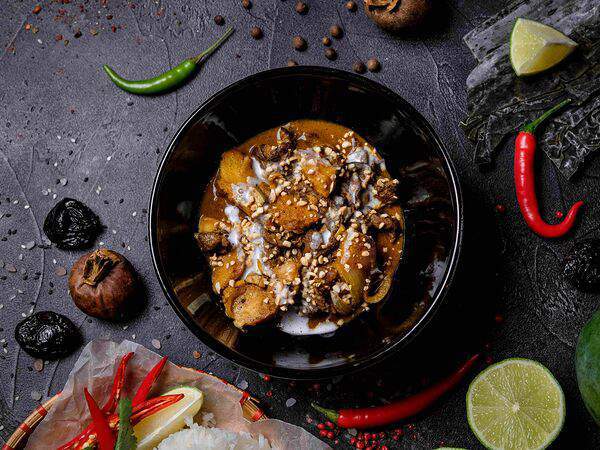 Spicy Band - Массаман карри с говядиной