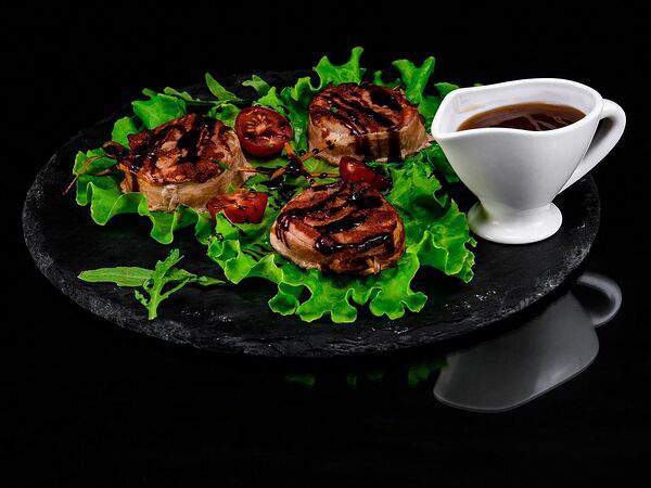 Raymond Rest - Свиные медальоны в беконе