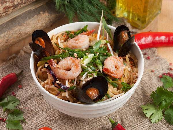 Едалия - Пад-тай с морепродуктами