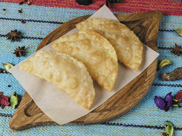 Чайхана Баклажан - Самбусики с зеленью и сыром