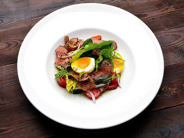 Британника - Салат с ростбифом