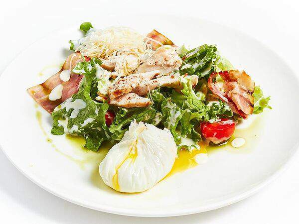 Rio-grande - Куриный салат с яйцом пашот