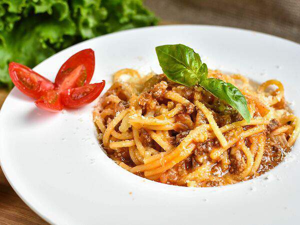 Лопатерия - Паста болоньезе