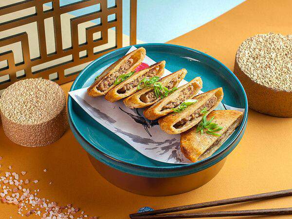 Сhino - Жареная лепешка с говядиной и луком