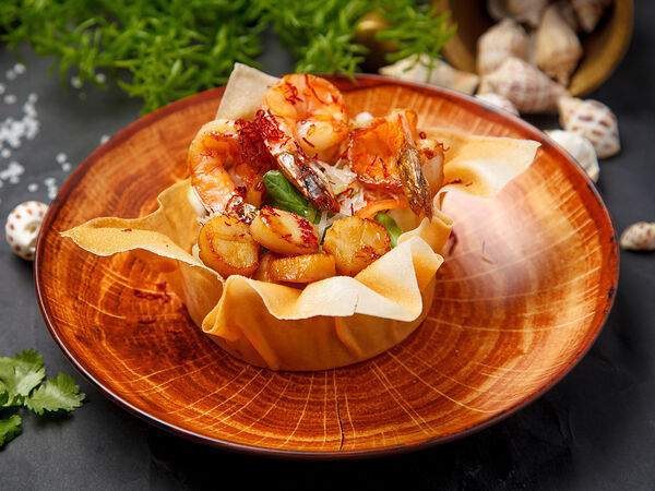 Su Mo - Салат с гребешком и креветкой в соусе терияки