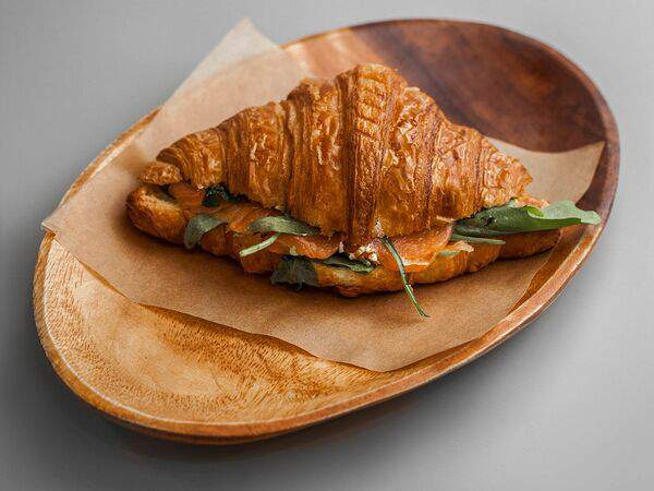 Калипсо кофе - Круассан с рыбой