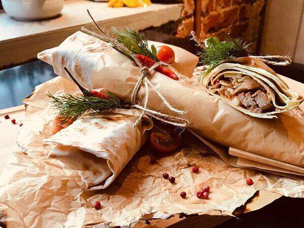 Фабрика - Шаверма с курицей и соусом цезаь