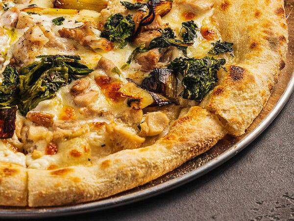 Сказка Skazka Печь & Гриль - Пицца неаполитанская с курицей, грибами и луком-порей