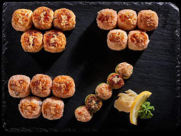 Осака - Ассорти запечённых роллов