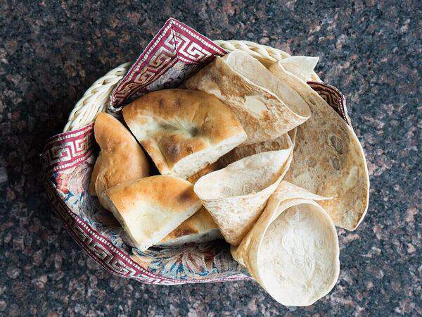 Georgia Armenia - Матнакаш и тонкий лаваш