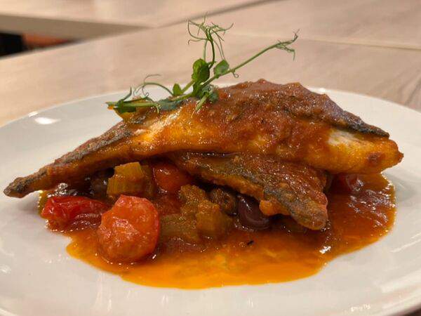 Pulcinella - Филе дорадо в томатном соусе