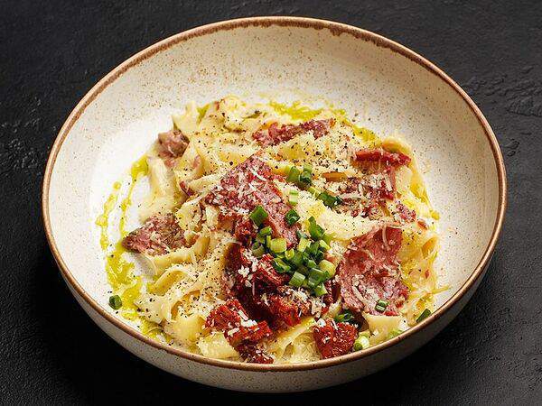 Ресторан честных цен - Карбонара с пастрами