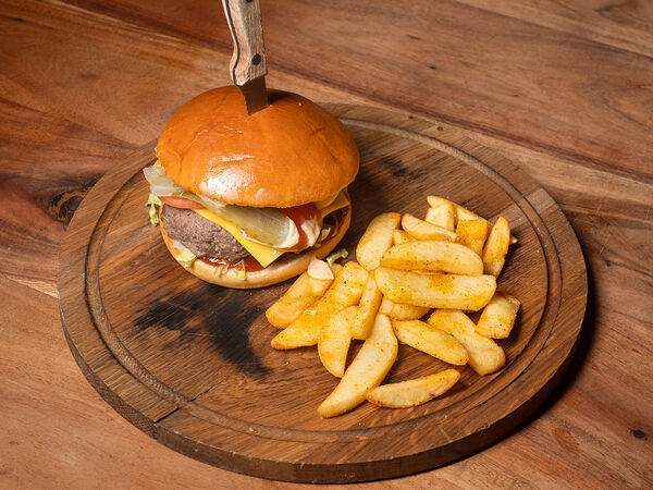 I'm Thankful for Today - Бургер с говяжьей котлетой и картофелем фри