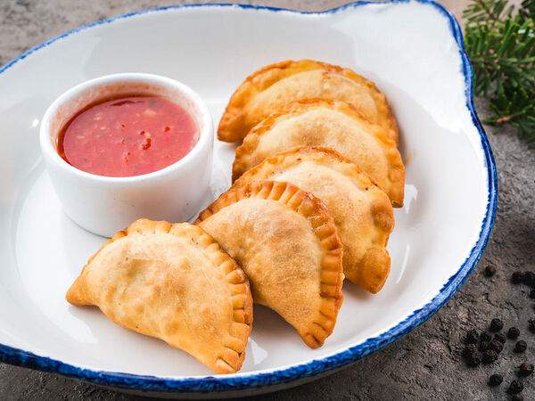 Chalet River Club - Мини-чебуреки из фермерской говядины