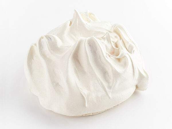 Udcкафе Upside Down Cake - Безе с орехами