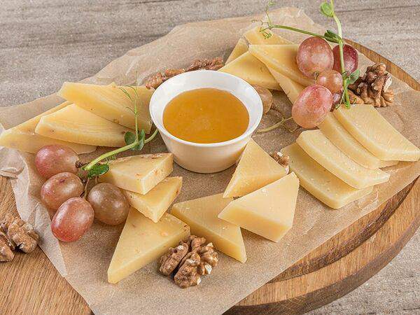Веранда - Ассорти полутвердых сыров