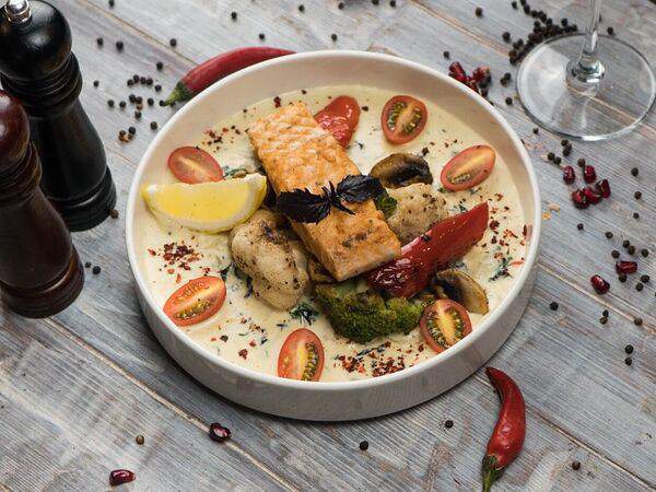 Georgia Armenia - Семга, запеченная с овощами