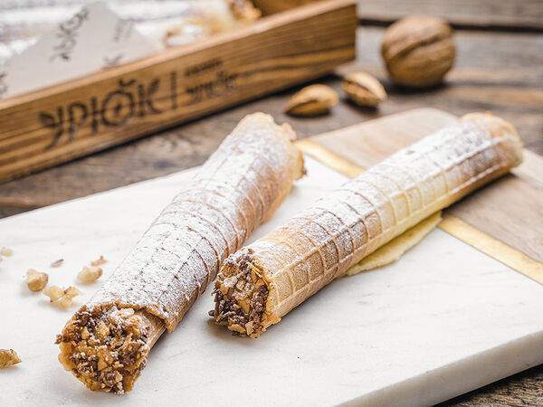 Урюк - Хрустящие трубочки с варёной сгущёнкой