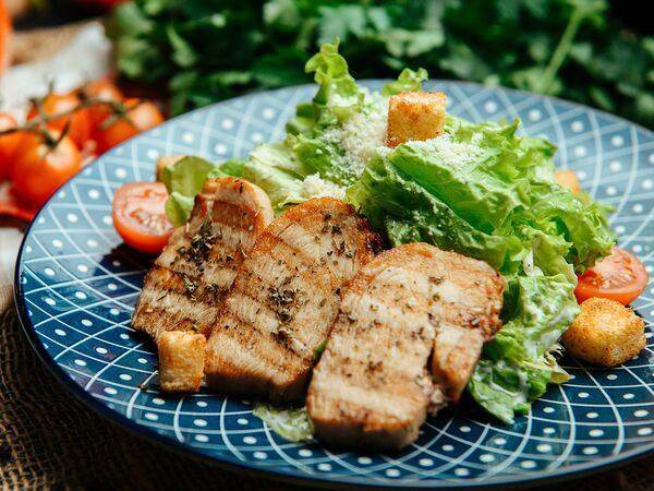 Hurma - Цезарь с курицей и пармезаном