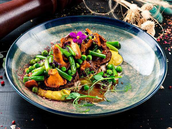 Березка - Говядина мачете с кремом из горошка и грибов