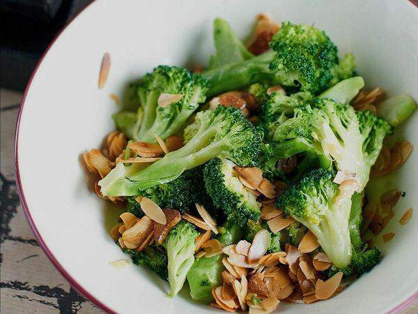 Torro Grill - Брокколи с миндалем