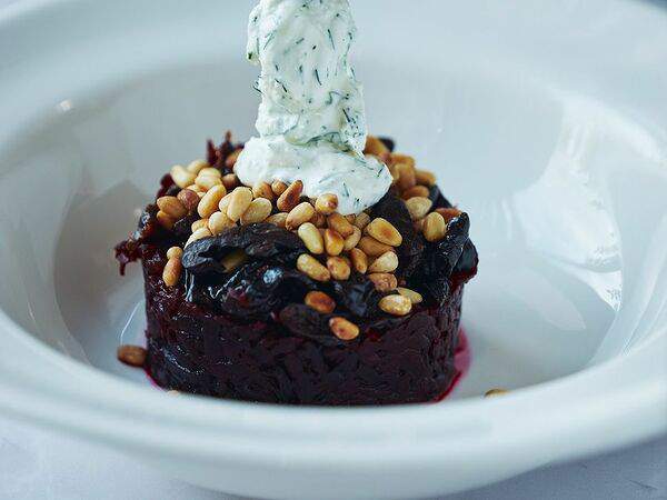 Фитнес-клуб X-Fit - Салат свекольный с черносливом и творожным соусом