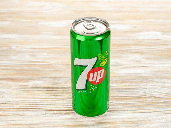 На углу - 7 Up