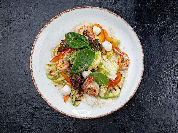 Шале - Салат с креветками и кабачками