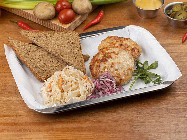 Ликерs - Котлеты из рубленого куриного филе с картошкой фри