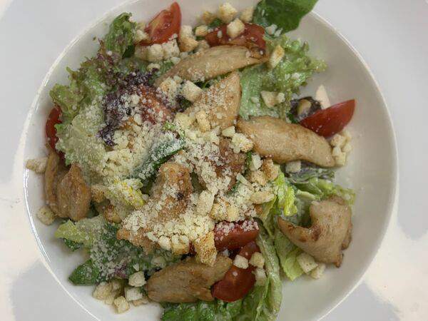 Старая пристань - Салат Цезарь с подкопченной куриной грудкой