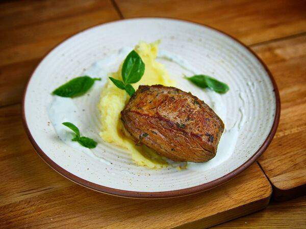 Basilico - Стейк говядины с пюре