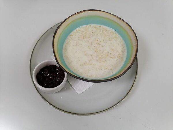 Roots - Каша овсяная с ягодами