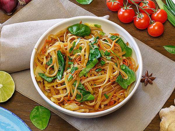 Kung Pho - Жареная лапша с овощами