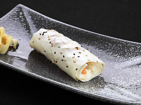 Sushi maki - Хенд ролл с лососем