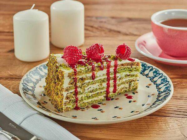 Сыроварня - Фисташковый с мятным кремом и малиной