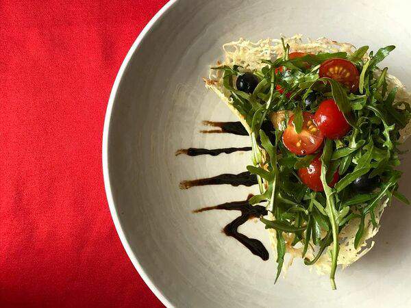 Fame ресторан - Рукола с белыми грибами