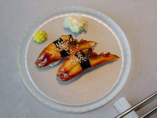 Кусто - Суши с угрём