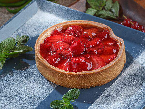 Кафе-пекарня Susser - Кростата с клубникой