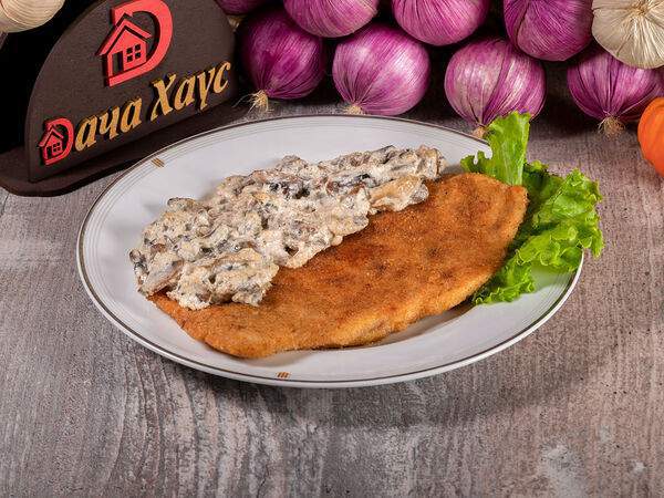 Дача хаус - Шницель Венский с грибным жульеном