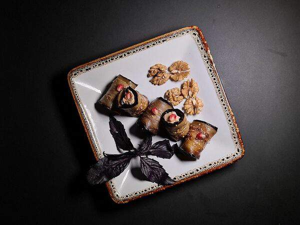 Мимино - Рулет из баклажанов с орехами