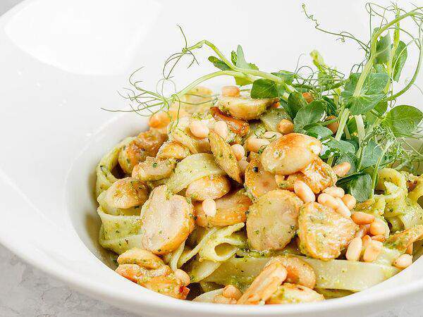 Terra - Тальятелле с грибами и песто из авокадо