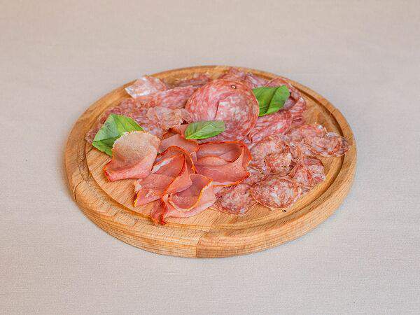 Беллуччи - Тарелка итальянских колбас