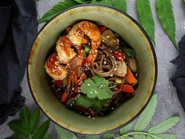 Sailor Moon - Соба с креветками на сливочной основе