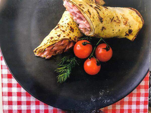 BB Cafe - Блинчик с ветчиной и сыром