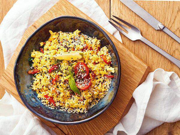 Огурцы - Тофу скрэмбл с овощами