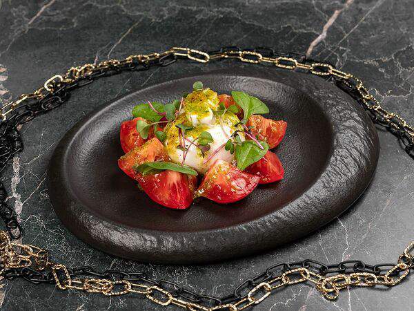 Carwashn1 - Буррата со спелыми томатами