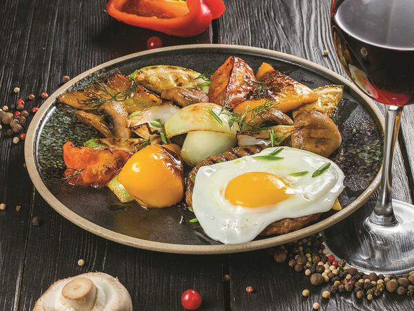 Хлебные истории - Бифштекс из говядины с овощами и яйцом