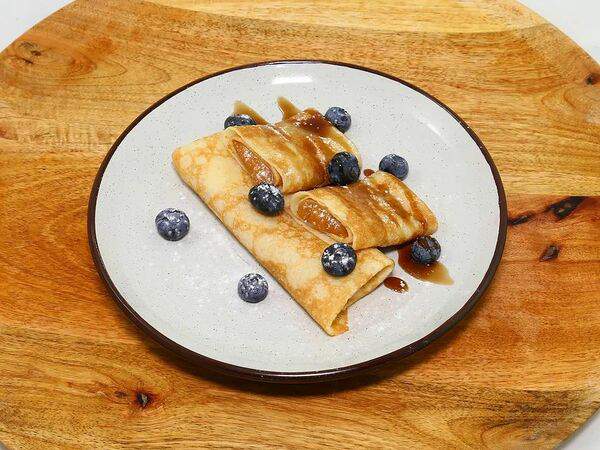 Стрекоза - Блинчики с вареной сгущенкой и голубикой