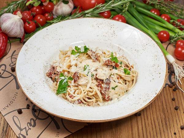 Базилик - Паста Спагетти с курицей