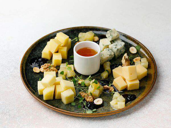 Гости - Сырная тарелка